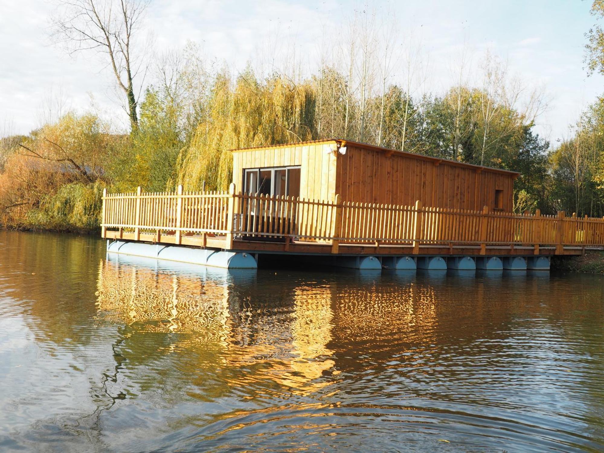 Colleville Cabanes Flottantes Et Gites Au Fil De L'Eau المظهر الخارجي الصورة