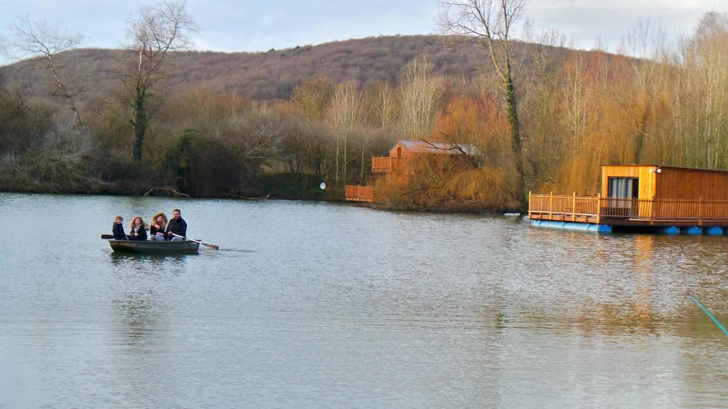 Cabanes Flottantes Et Gites Au Fil De L'Eau Colleville المظهر الخارجي الصورة